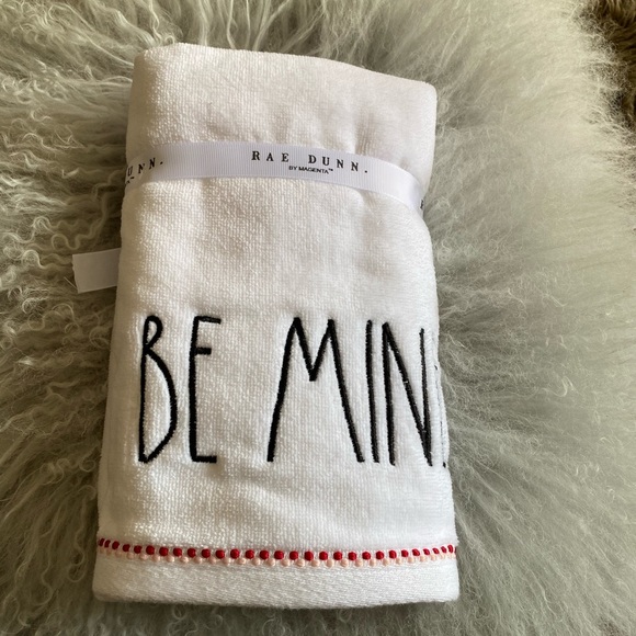 Rae Dunn Hand Towels - Picture 4 of 4